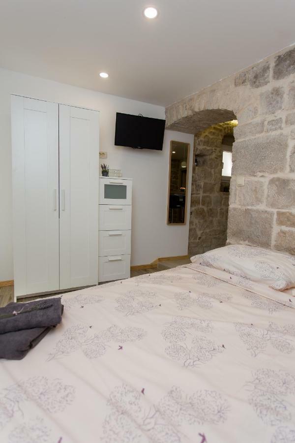 Studio Apartman "Brce" Kaštela Exterior foto