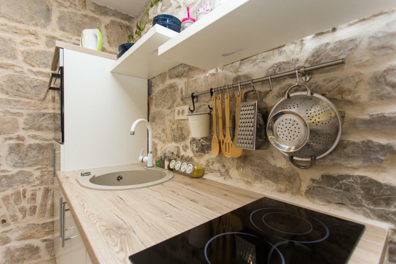 Studio Apartman "Brce" Kaštela Exterior foto